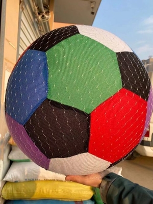 Ελαφριά και μαλακή 50cm φουσκωτή μπάλα ποδοσφαίρου από ύφασμα προσαρμοσμένη στις ανάγκες σας