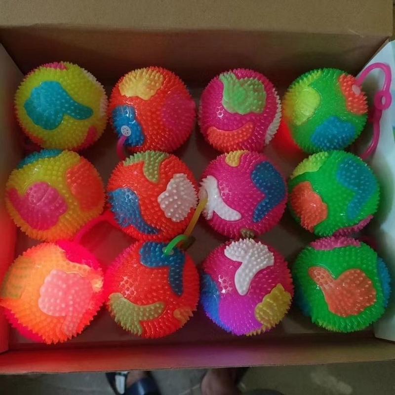 Ρούμπα TPR Flashing Spikey αναπηδώντας Yoyo παιχνίδι μπάλα σε πολλαπλά χρώματα Υπέροχο για την ανακούφιση από το άγχος